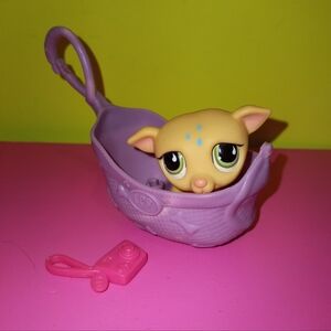 Littlest Pet Shop Beige Doxen dog & Basket LPS